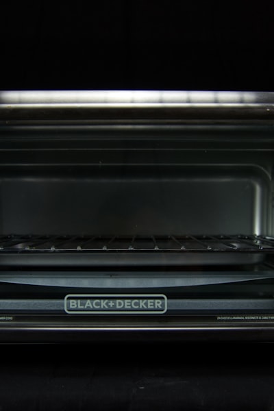 古装权谋剧《朝堂风云》海报 - 宫廷服饰与建筑